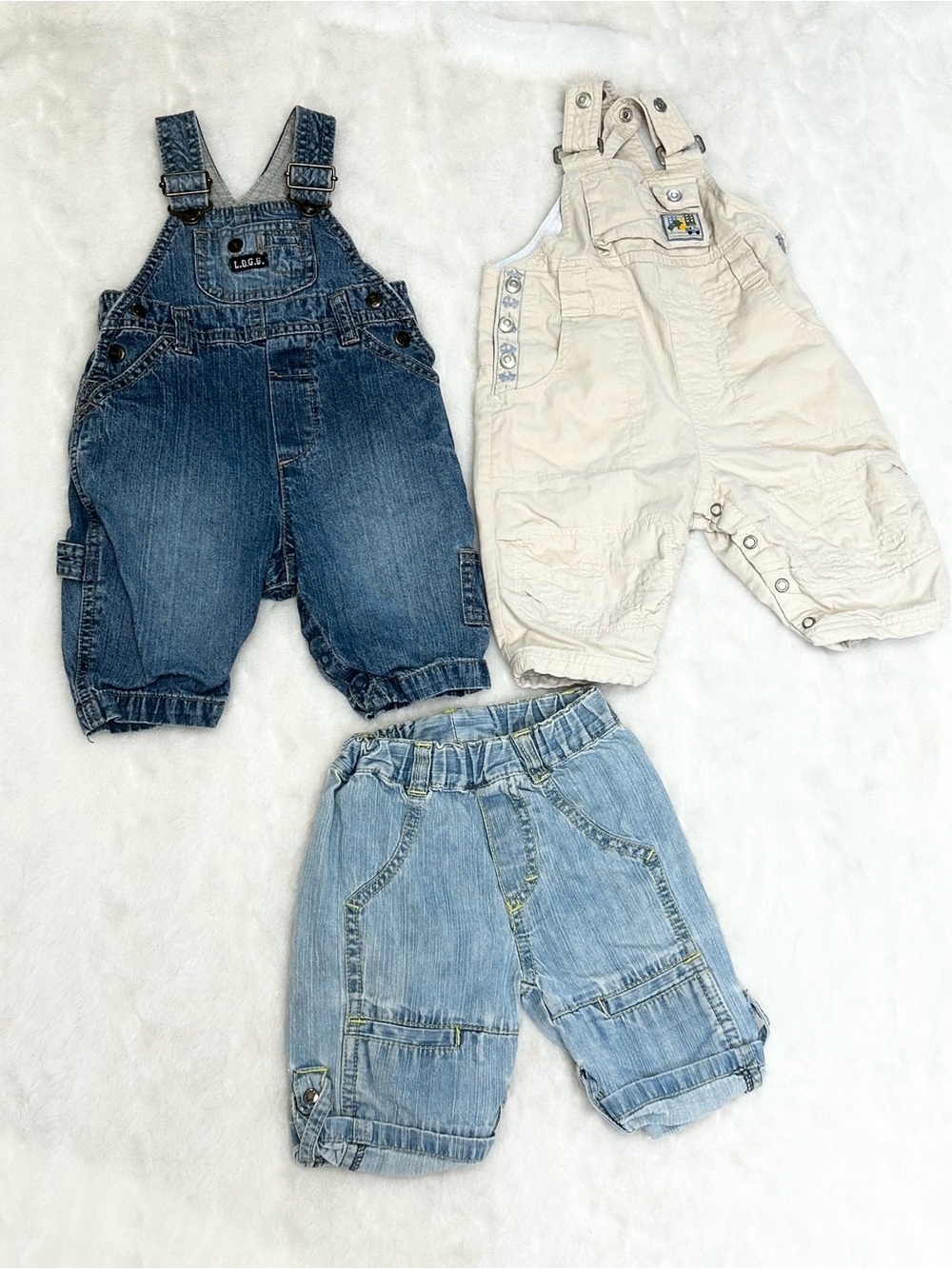 3 PIECE BABY BUNDLE SIZE 2-4 MONTHS SIZE 62 OVERALLS AND PANTS